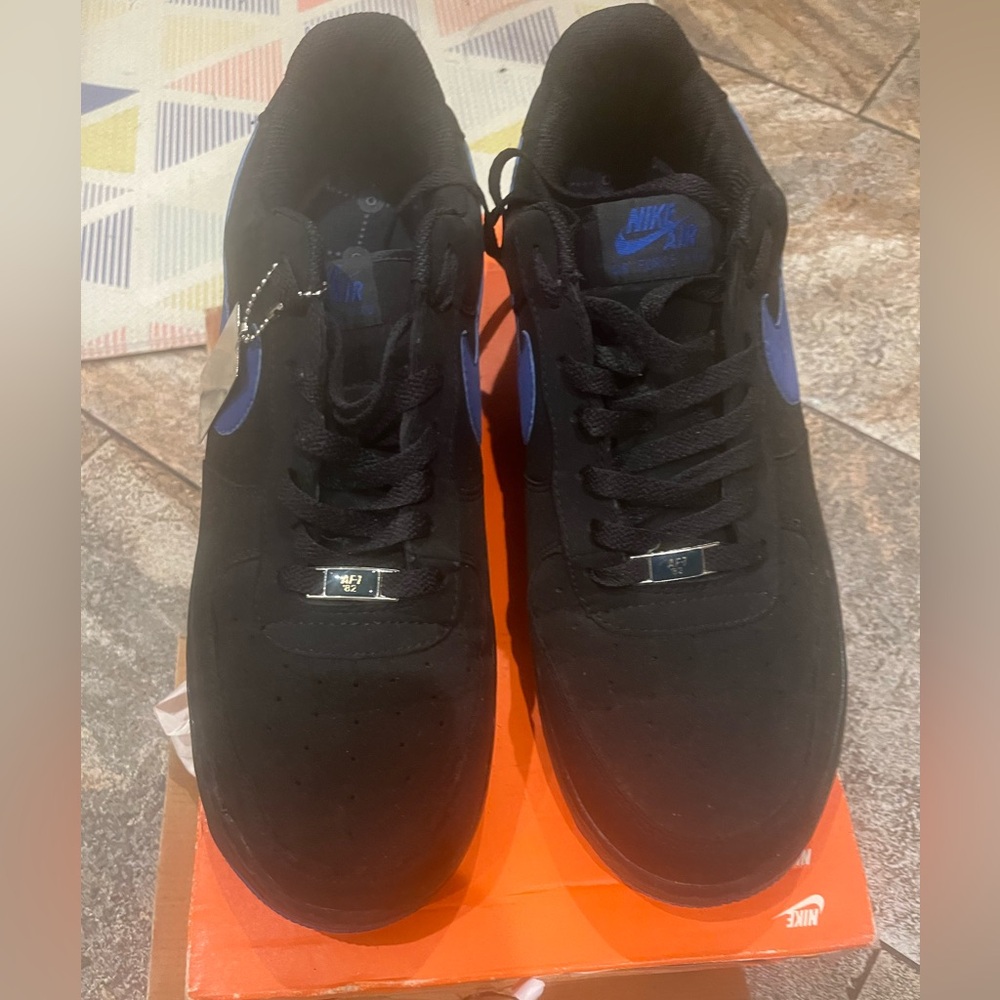 Nike Men's Sneakers Black with Blue Accents